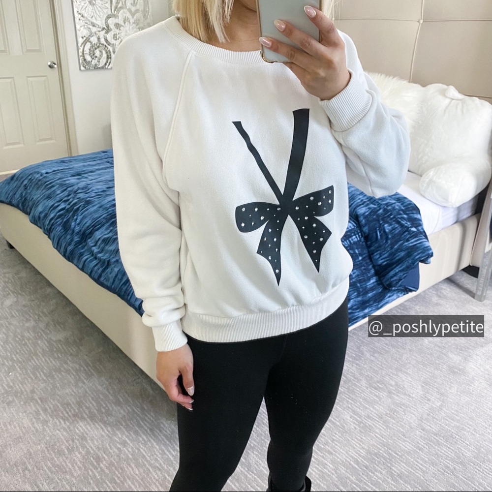 Victoria’s Secret off White Bow Crew Neck long sleeve  Sweater